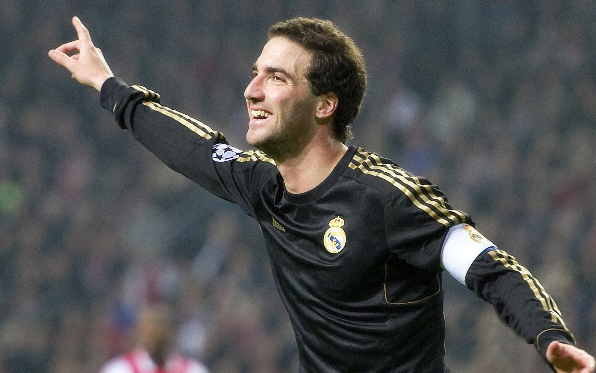 中超引进外援标准趋严需具备即战力和职业精神，中超引进外援资金有限制吗